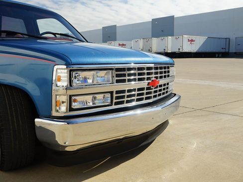 Used 1990 Chevrolet Silverado 1500 2WD Regular Cab image 32
