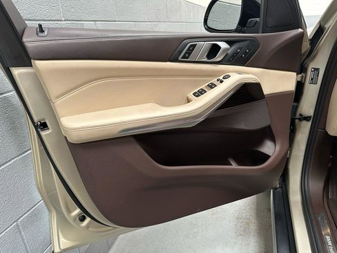 Used 2019 BMW X5 xDrive40i w/ Executive Package AWD/4WD image 15