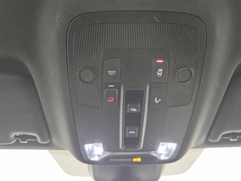 Used 2023 Audi Q3 2.0T Premium image 34