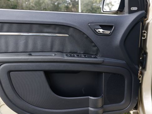 Used 2010 Dodge Journey R/T w/ Navigation & Sound Group I image 40