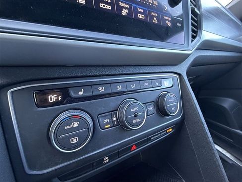 Used 2021 Volkswagen Atlas Cross Sport SE image 18