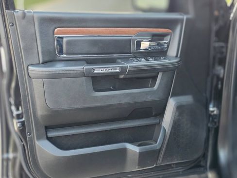 Used 2018 RAM 1500 Laramie w/ Convenience Group AWD/4WD image 14