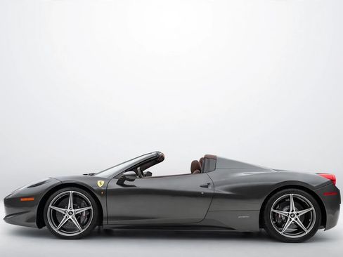Used 2013 Ferrari 458 Spider RWD image 9