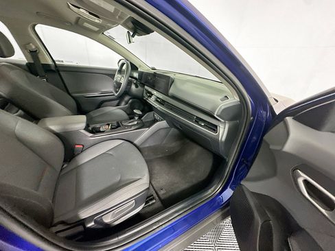 Used 2025 Kia K4 LXS image 29