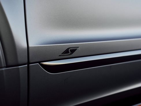 Used 2025 Bentley Bentayga image 8