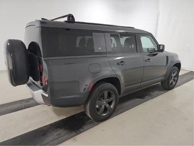 Used 2023 Land Rover Defender 130 SE AWD/4WD image 2