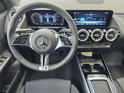 Used 2025 Mercedes-Benz GLA 250 image 19
