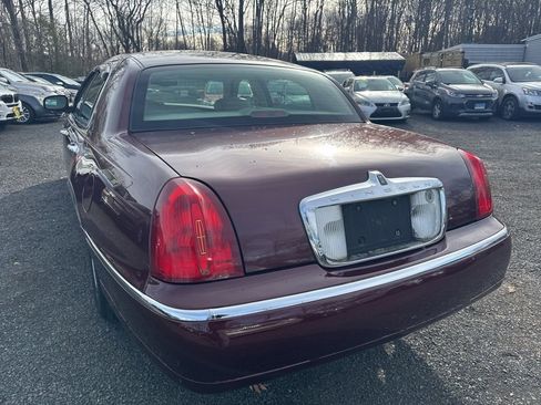 Used 2000 Lincoln Town Car Cartier image 18