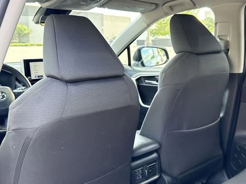Used 2025 Toyota RAV4 XLE image 23
