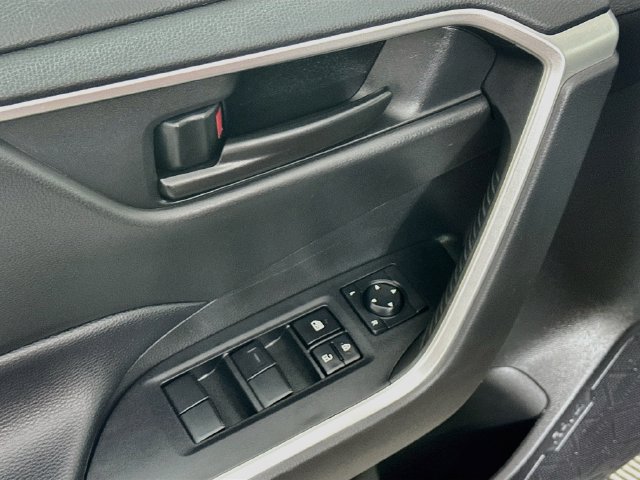 Certified 2024 Toyota RAV4 LE AWD/4WD image 23