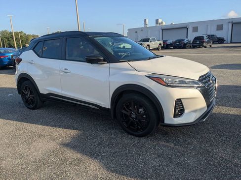 Used 2024 Nissan Kicks SR FWD image 2