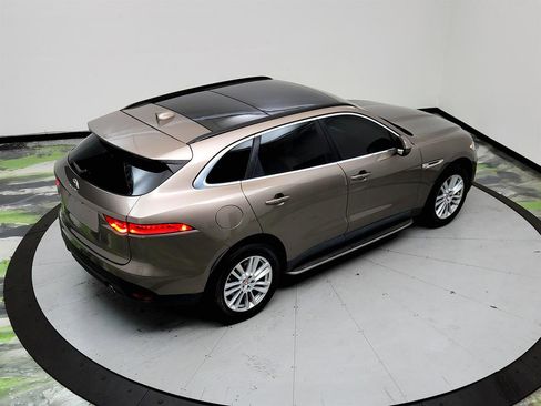 Used 2017 Jaguar F-PACE Prestige image 35