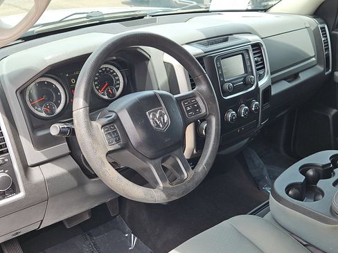 Used 2017 RAM 1500 Classic SLT RWD image 13
