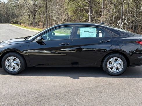 New 2026 Hyundai Elantra SE image 8