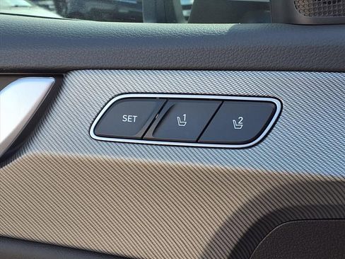 Used 2024 Hyundai Palisade SEL w/ Premium Package image 16