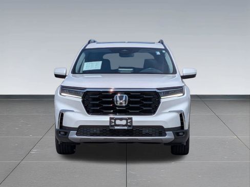 Certified 2024 Honda Pilot Touring image 8