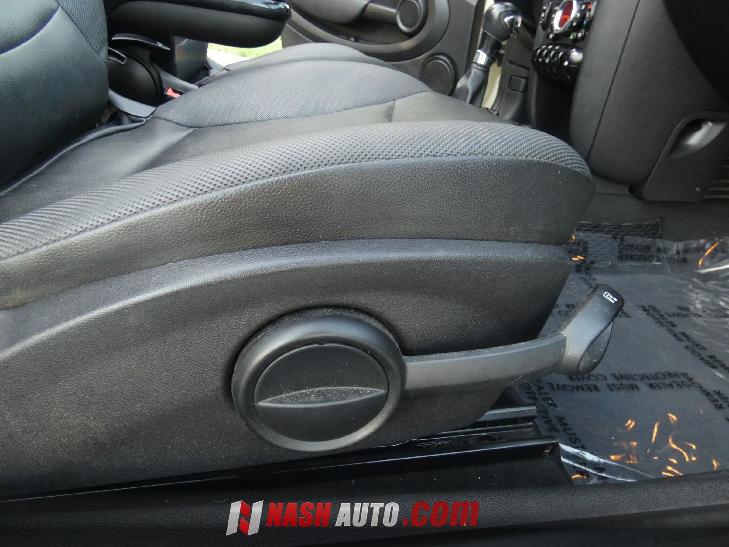 Used 2015 MINI Cooper Convertible FWD image 26