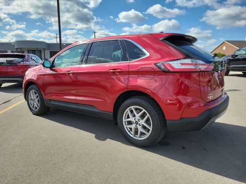 Used 2024 Ford Edge SEL w/ Convenience Package AWD/4WD image 3