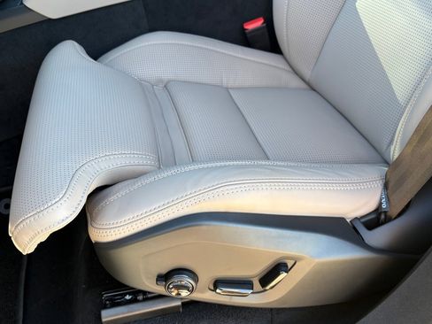 New 2026 Volvo XC90 B5 Ultra w/ Lounge Package image 14