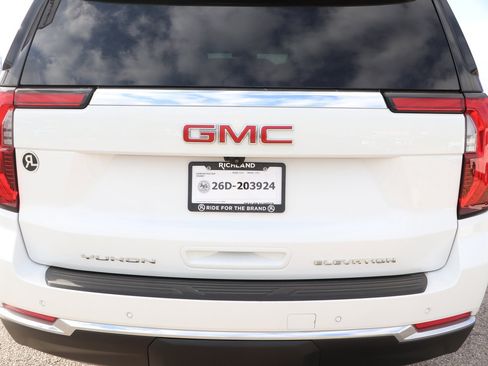 Used 2026 GMC Yukon XL Elevation AWD/4WD image 6