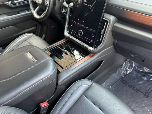 Certified 2025 GMC Yukon Denali image 18