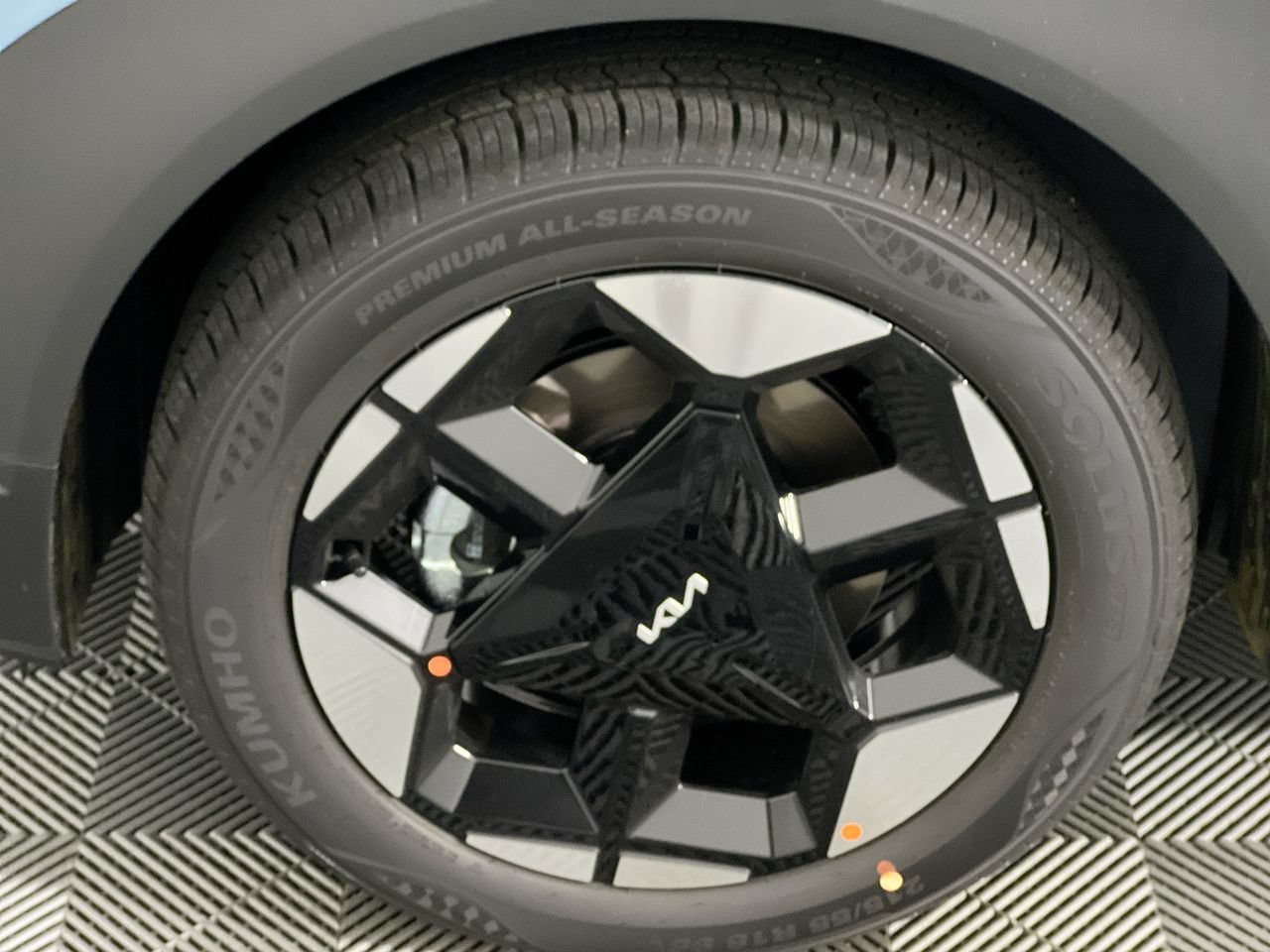 New 2027 Kia Seltos S FWD image 11