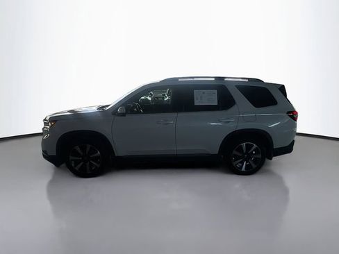 Used 2025 Honda Pilot Touring image 5