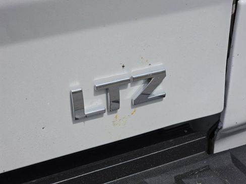 Used 2017 Chevrolet Silverado 1500 LTZ w/ LTZ Plus Package AWD/4WD image 5