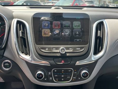 Used 2018 Chevrolet Equinox Premier FWD image 24