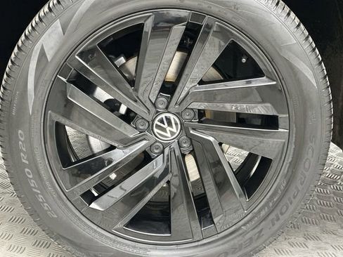Used 2023 Volkswagen Atlas Cross Sport SE w/ Black Wheel Package image 10