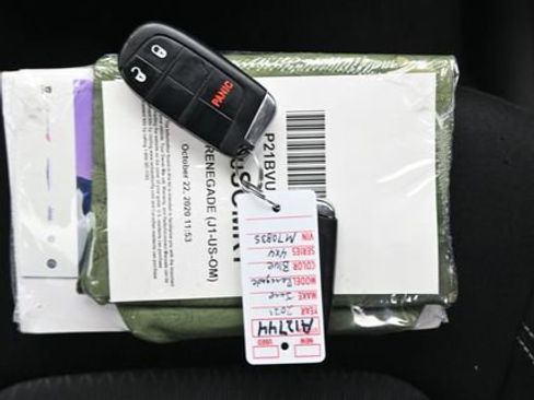 Used 2021 Jeep Renegade Latitude image 10