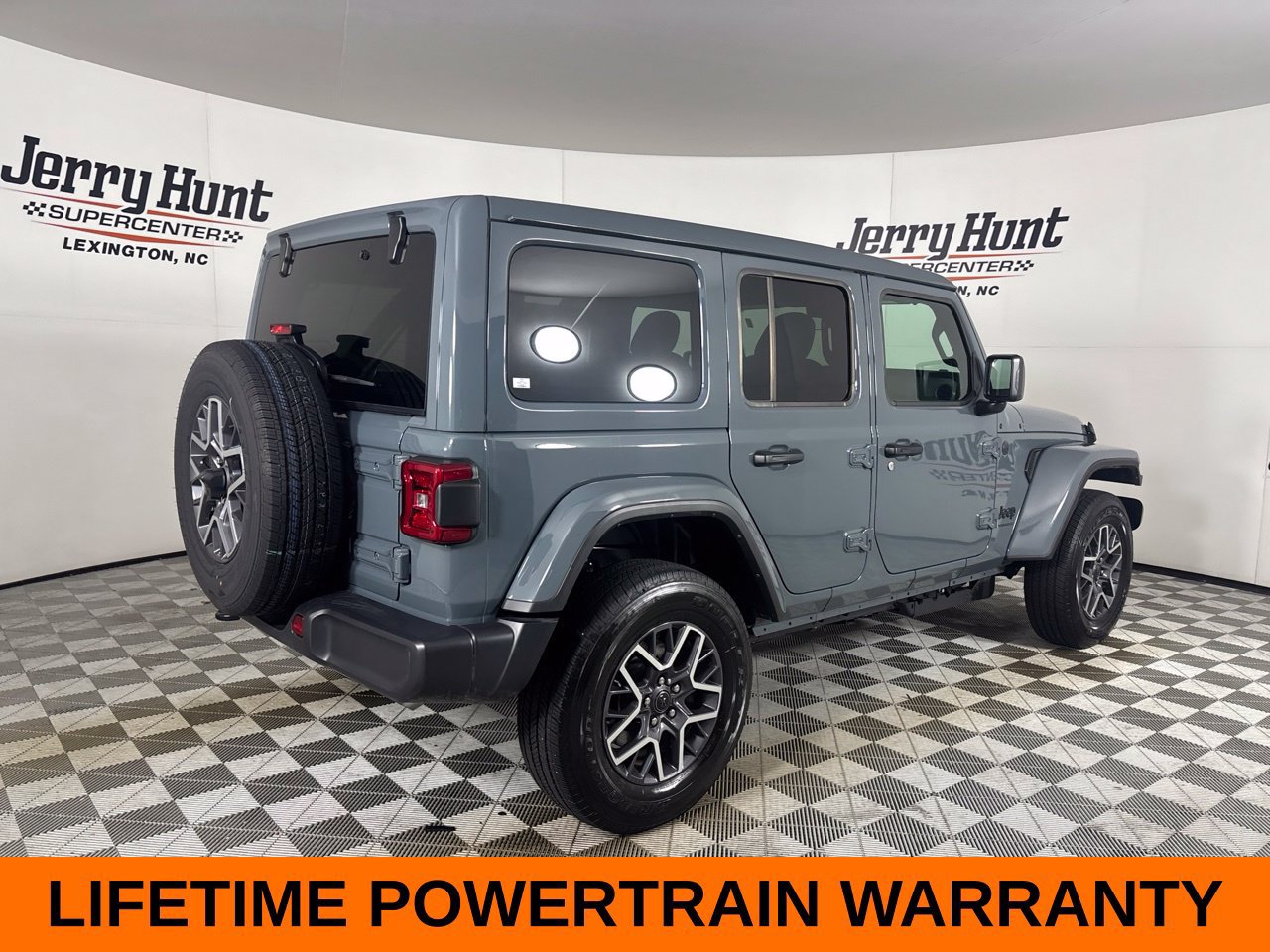 Used 2026 Jeep Wrangler Unlimited Sahara AWD/4WD image 6