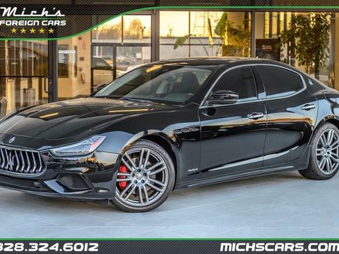 Used 2018 Maserati Ghibli GranSport image 1