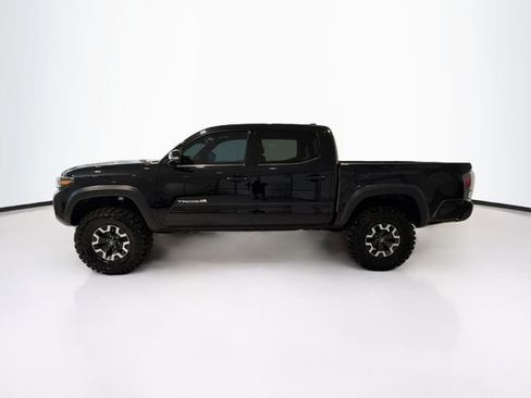 Used 2022 Toyota Tacoma TRD Off-Road w/ TRD Premium Off Road Package image 4