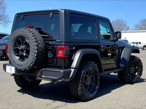 Certified 2025 Jeep Wrangler Sport AWD/4WD image 12