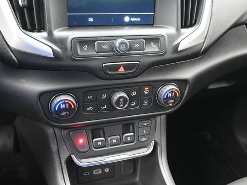 Used 2019 GMC Terrain SLE w/ Driver Convenience Package AWD/4WD image 18