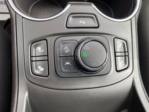 Used 2023 GMC Terrain SLT w/ Infotainment Package II AWD/4WD image 22