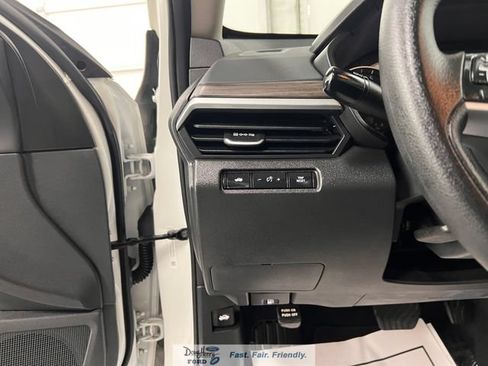 Used 2025 Nissan Altima 2.5 SV FWD image 25
