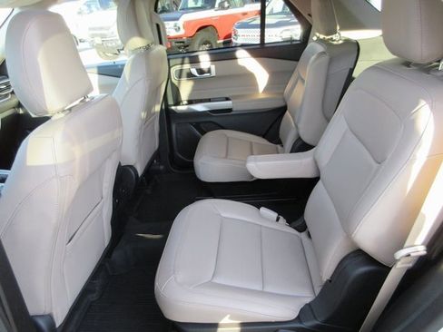 Used 2023 Ford Explorer XLT w/ Equipment Group 202A image 26