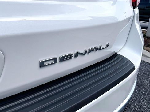 Used 2024 GMC Yukon Denali image 8