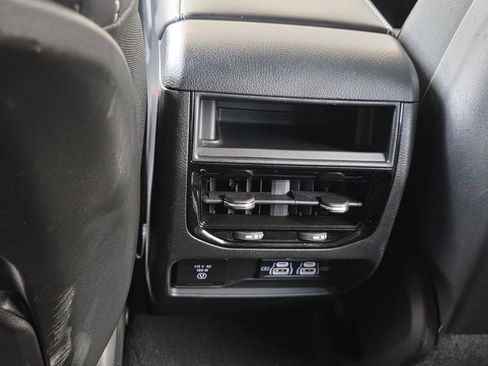 Used 2025 Jeep Grand Cherokee Altitude image 12