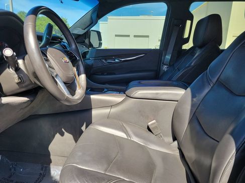 Used 2019 Cadillac Escalade ESV Platinum RWD image 23