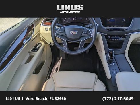 Used 2018 Cadillac XT5 Luxury w/ Driver Awareness Package image 16