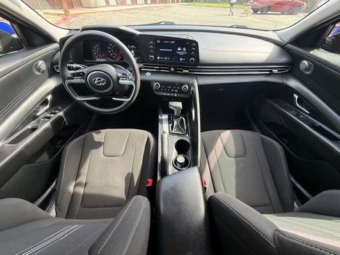 Used 2021 Hyundai Elantra SEL image 5