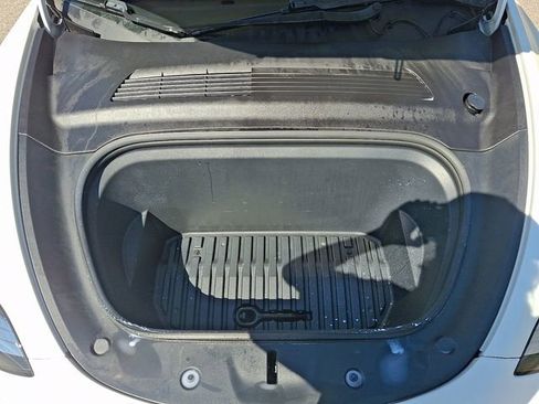 Used 2020 Tesla Model Y Long Range image 31