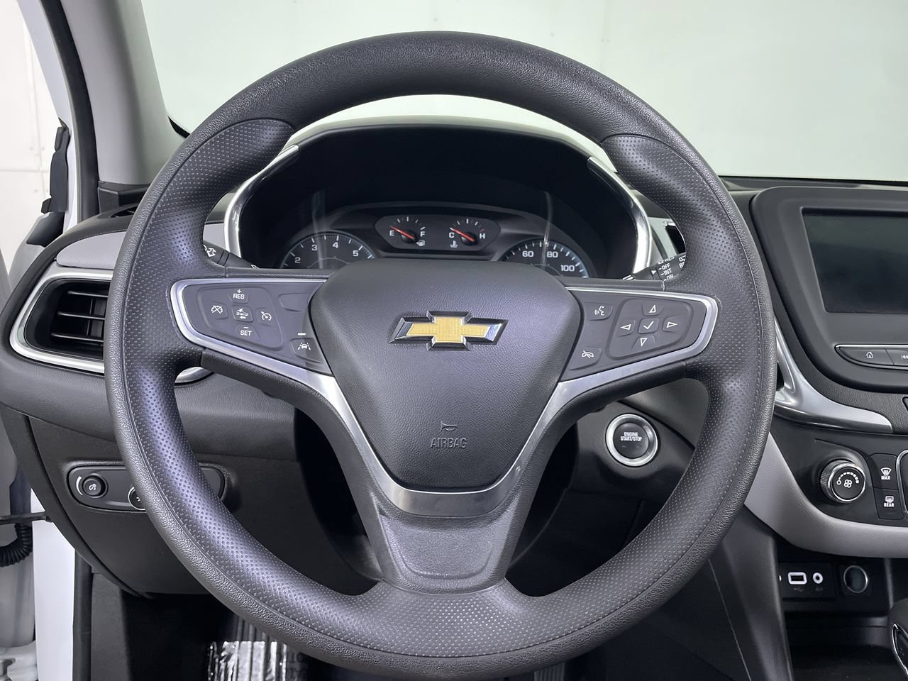 Used 2022 Chevrolet Equinox LS AWD/4WD image 15