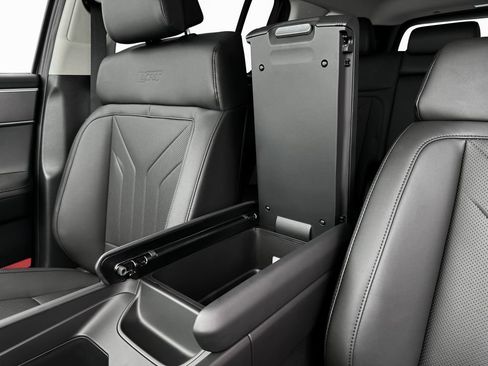 New 2025 Hyundai Santa Fe XRT image 18