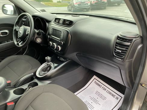 Used 2018 Kia Soul FWD image 10
