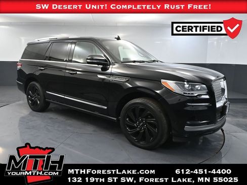 Used 2024 Lincoln Navigator Reserve image 1