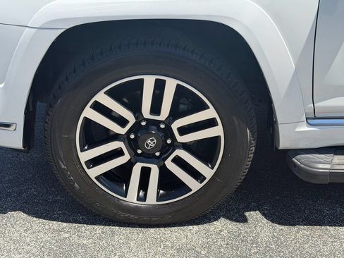 Used 2024 Toyota 4Runner Limited AWD/4WD image 21